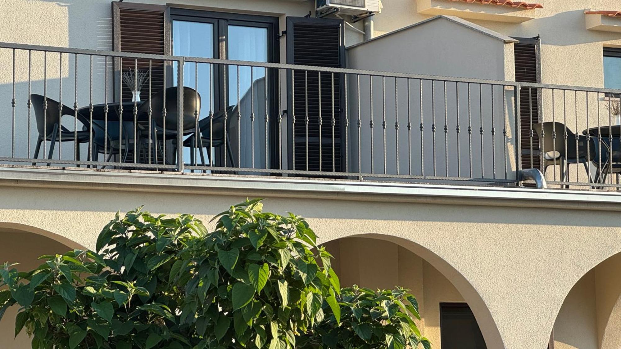 Apartments Ein Haus In Der Sonne Malinska Kamer foto